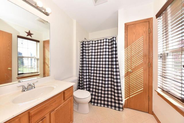 1511 Redtail DRIVE, Hartford, WI 53027