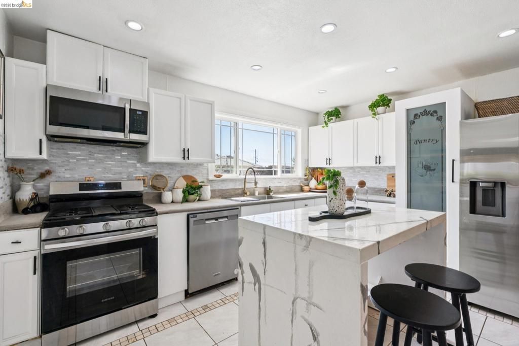 Image 13 of property listing at 4400 Sycamore Avenue, Richmond, CA 94804