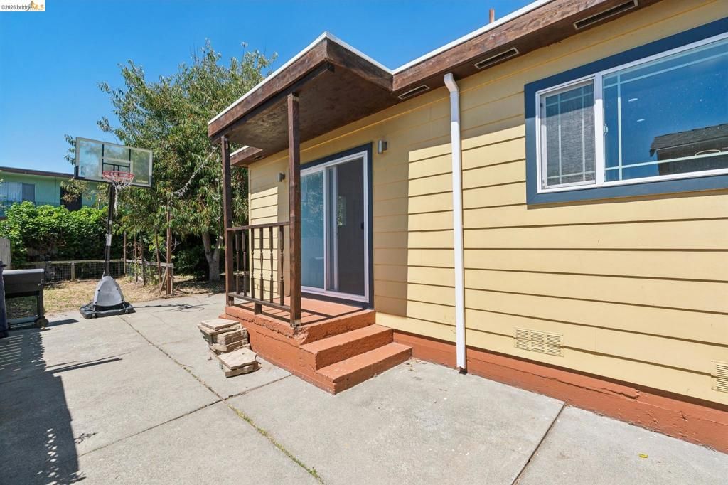 Image 27 of property listing at 4400 Sycamore Avenue, Richmond, CA 94804