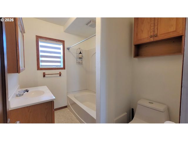 292 BISHER St, Halfway, OR 97834