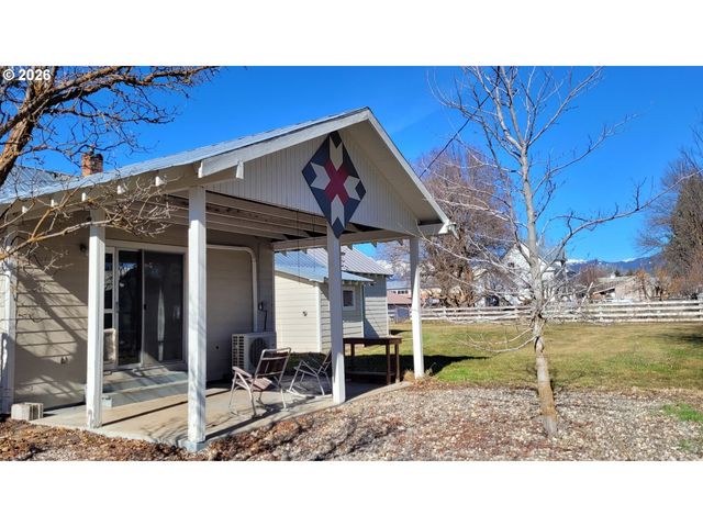 292 BISHER St, Halfway, OR 97834