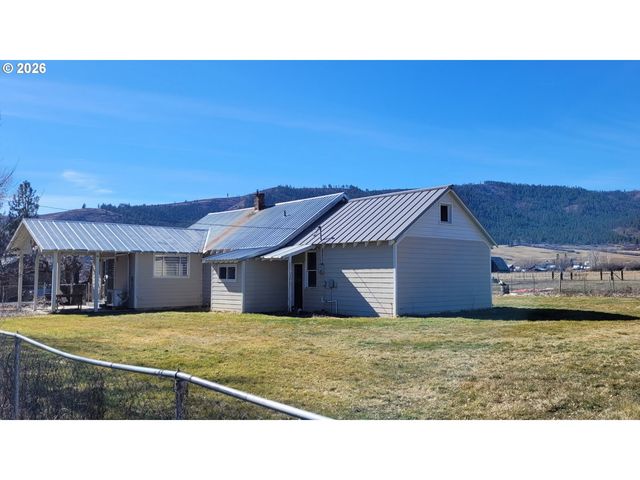 292 BISHER St, Halfway, OR 97834