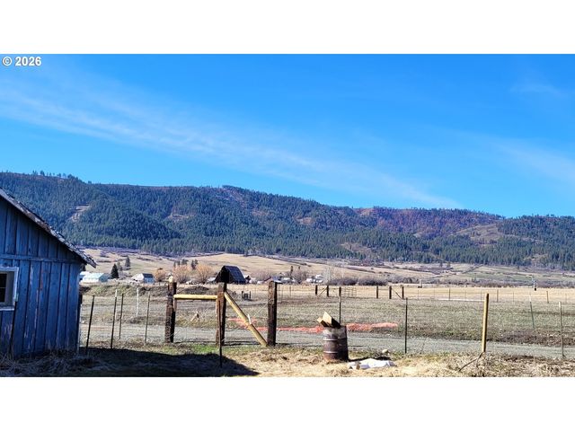 292 BISHER St, Halfway, OR 97834