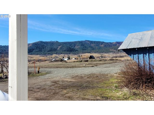 292 BISHER St, Halfway, OR 97834