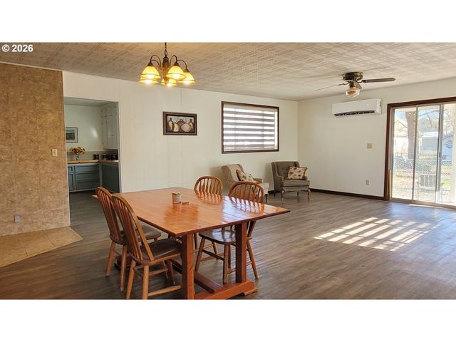 292 BISHER St, Halfway, OR 97834