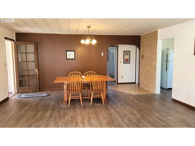 292 BISHER St, Halfway, OR 97834