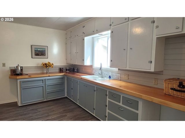 292 BISHER St, Halfway, OR 97834