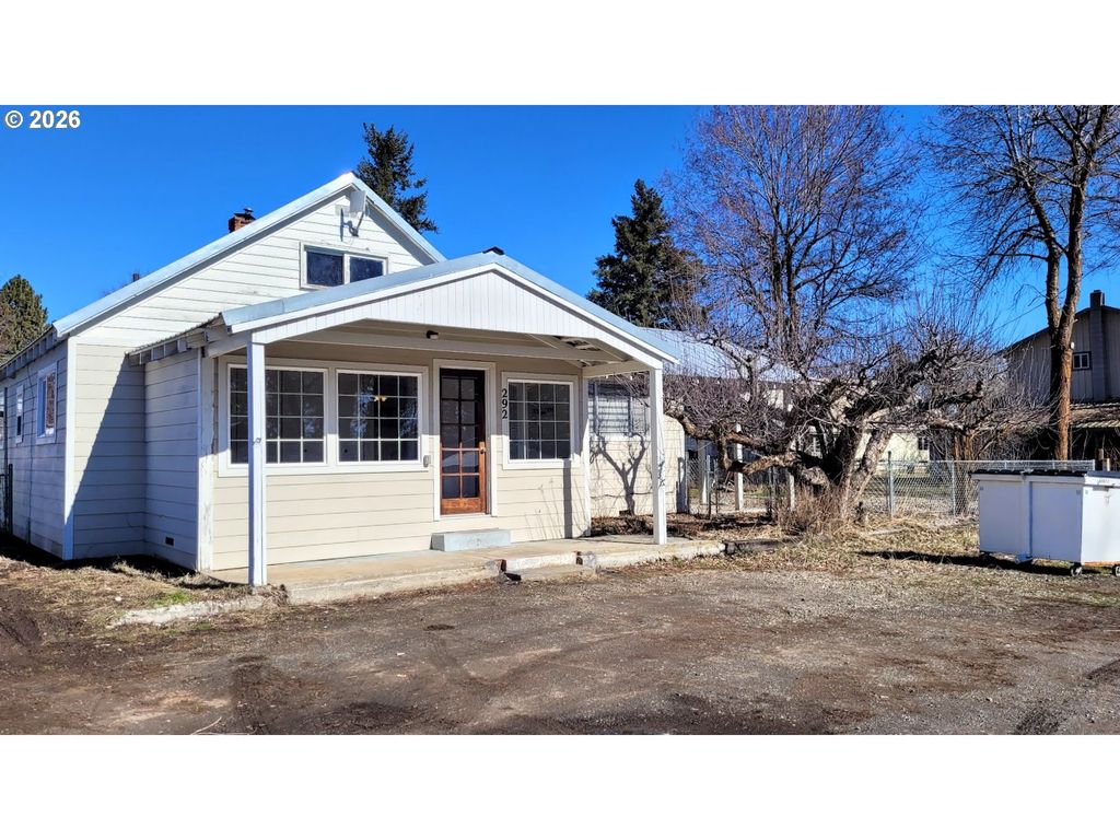 292 BISHER St, Halfway, OR 97834