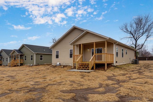 1137a N Dickerson Avenue, Springfield, MO 65803