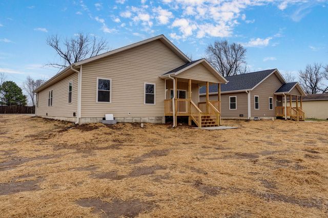 1137a N Dickerson Avenue, Springfield, MO 65803