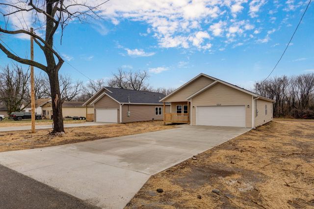 1137a N Dickerson Avenue, Springfield, MO 65803