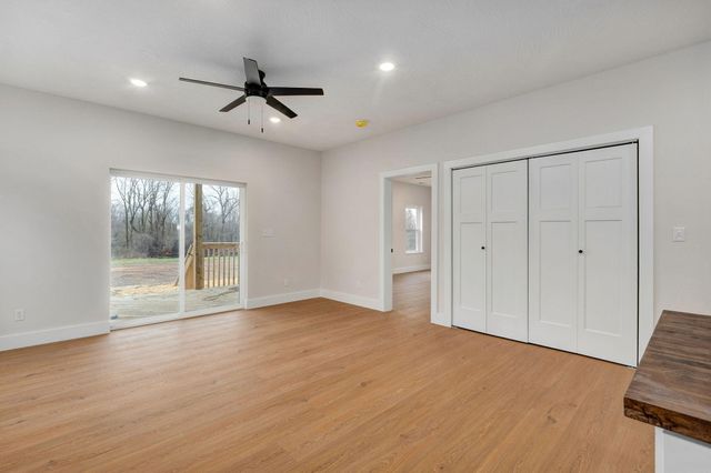 1137a N Dickerson Avenue, Springfield, MO 65803