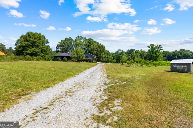 456 W McIntosh Road, Brooks, GA 30205