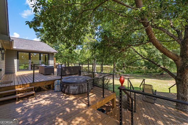 456 W McIntosh Road, Brooks, GA 30205