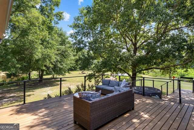 456 W McIntosh Road, Brooks, GA 30205