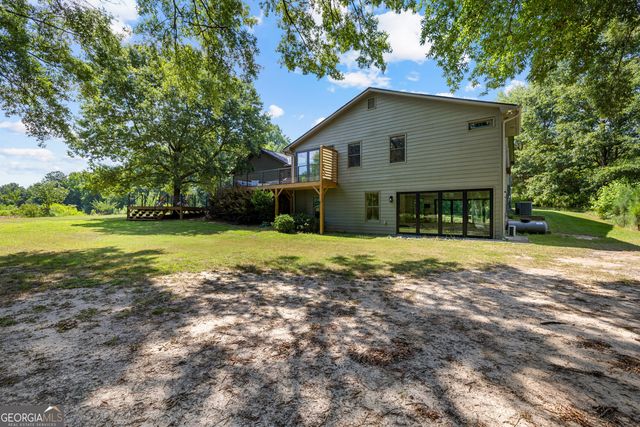 456 W McIntosh Road, Brooks, GA 30205