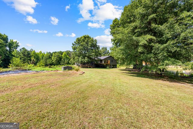 456 W McIntosh Road, Brooks, GA 30205