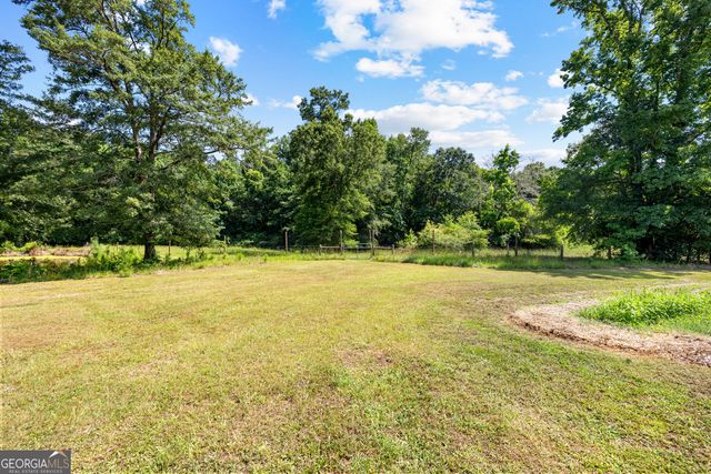 456 W McIntosh Road, Brooks, GA 30205