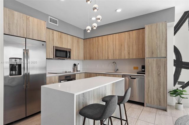 3900 Biscayne Blvd S-802, Miami, FL 33137