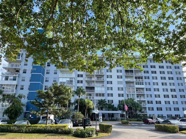 4200 Hillcrest Dr 802 802, Hollywood, FL 33021