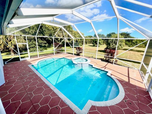 16146 N 72nd Dr Drive N, Palm Beach Gardens, FL 33418