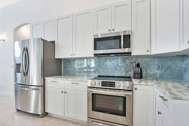 16146 N 72nd Dr Drive N, Palm Beach Gardens, FL 33418
