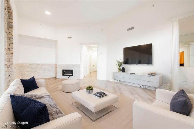 2747 Paradise Road 104, Las Vegas, NV 89109