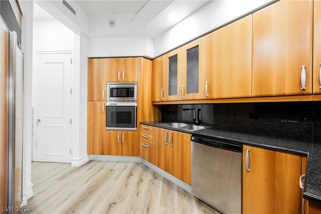 2747 Paradise Road 104, Las Vegas, NV 89109