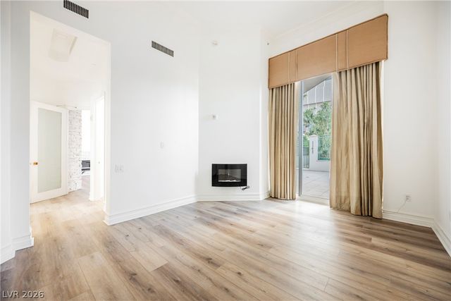 2747 Paradise Road 104, Las Vegas, NV 89109