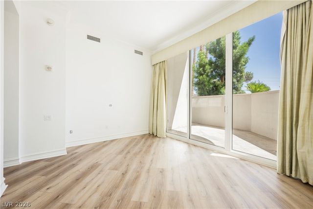 2747 Paradise Road 104, Las Vegas, NV 89109