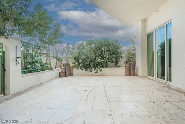 2747 Paradise Road 104, Las Vegas, NV 89109