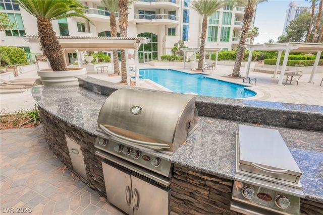 2747 Paradise Road 104, Las Vegas, NV 89109
