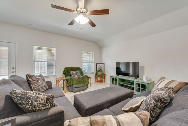 266 Canyon Crest Way, Royse City, TX 75189