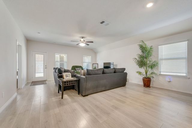 266 Canyon Crest Way, Royse City, TX 75189