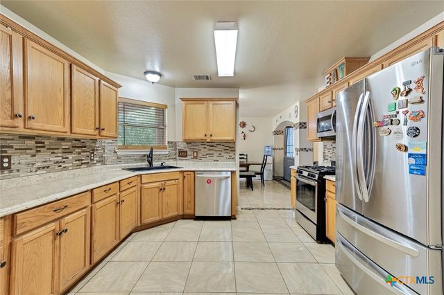 2601 Highcloud Drive, Lockhart, TX 78644