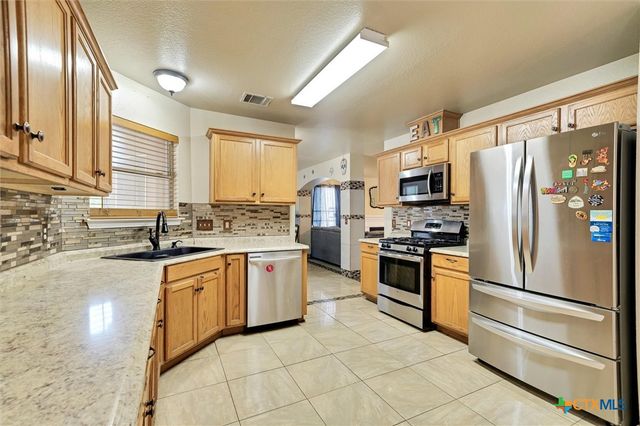 2601 Highcloud Drive, Lockhart, TX 78644