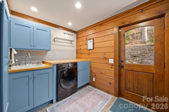 6 Tallwood Road, Leicester, NC 28748