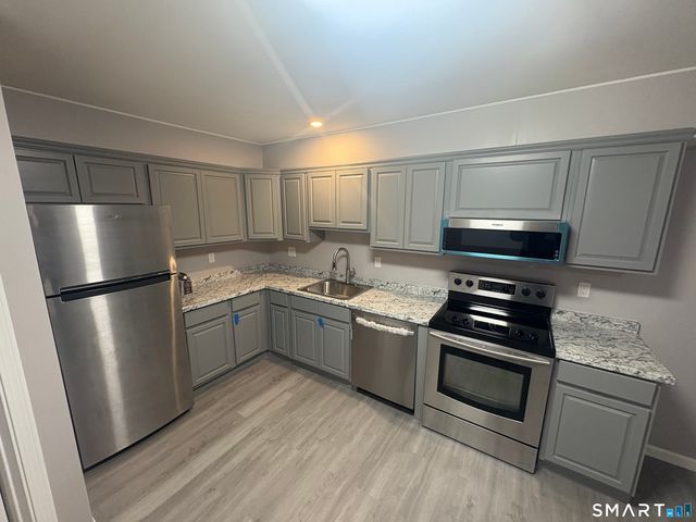 36 Sharon Road 11, Waterbury, CT 06705