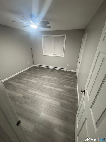 36 Sharon Road 11, Waterbury, CT 06705