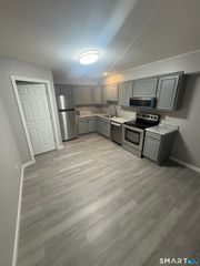 36 Sharon Road 11, Waterbury, CT 06705