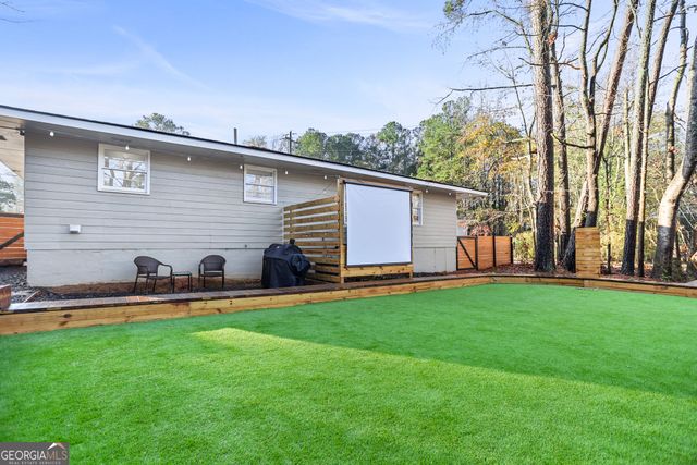 9 W Park Court, Newnan, GA 30263