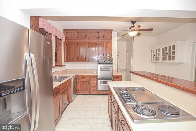 432 S CHURCH ST, Shepherdstown, WV 25443