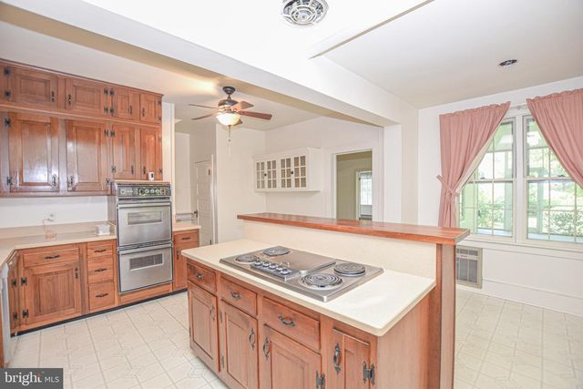 432 S CHURCH ST, Shepherdstown, WV 25443