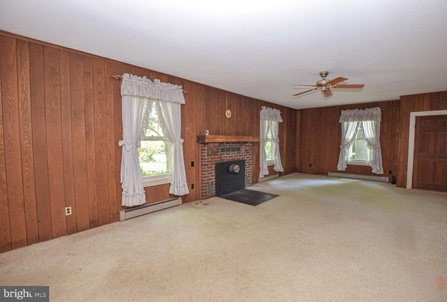 432 S CHURCH ST, Shepherdstown, WV 25443