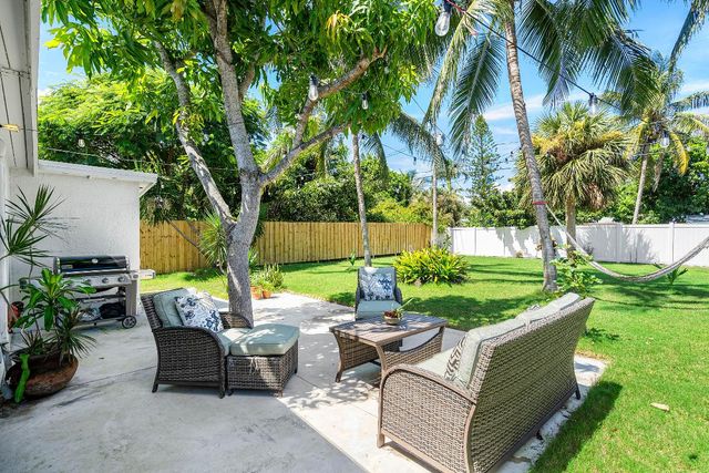 363 Glouchester Street, Boca Raton, FL 33487