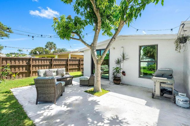 363 Glouchester Street, Boca Raton, FL 33487