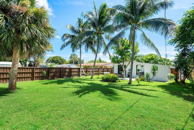 363 Glouchester Street, Boca Raton, FL 33487