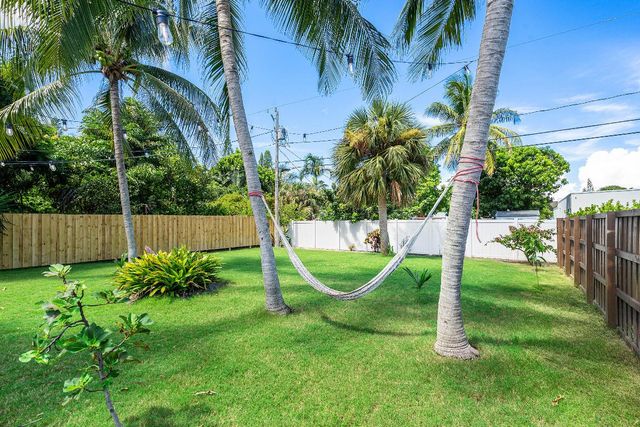 363 Glouchester Street, Boca Raton, FL 33487