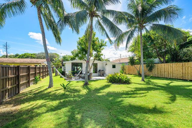 363 Glouchester Street, Boca Raton, FL 33487