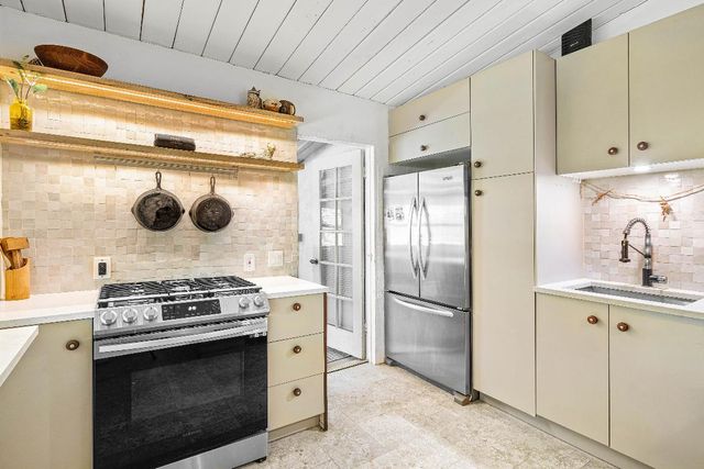 363 Glouchester Street, Boca Raton, FL 33487